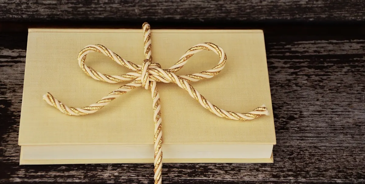 Honey Gift Ideas for Christmas: A UK Shopper's Guide